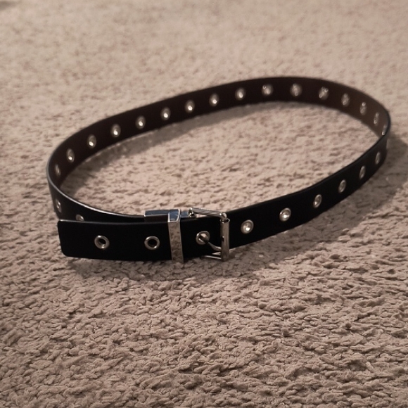 Target Accessories - 🖤 Target Black Grommet Belt 🖤